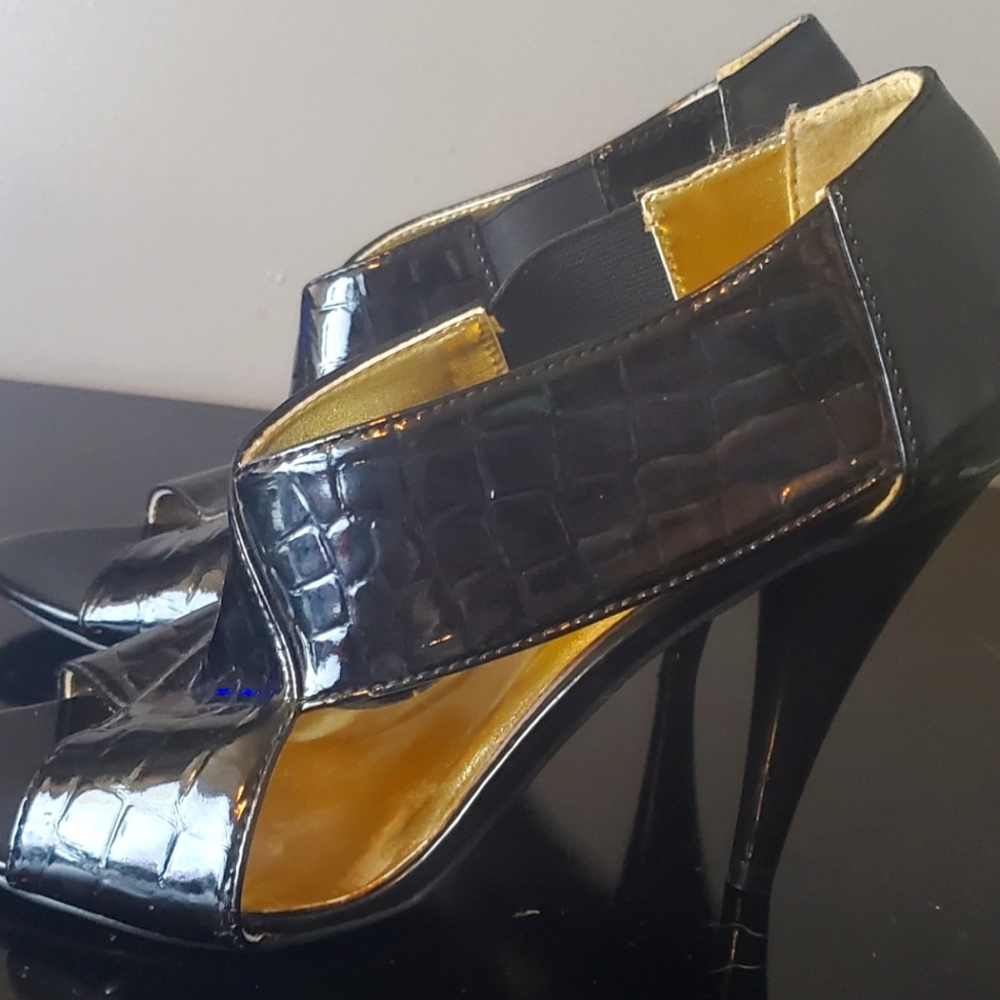 Charlotte Russe | Women's Size 7 | Black Heels